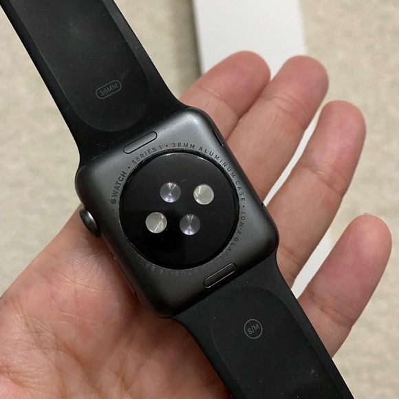 Apple Watch - series 1, 38mm - Picture 3 of 4